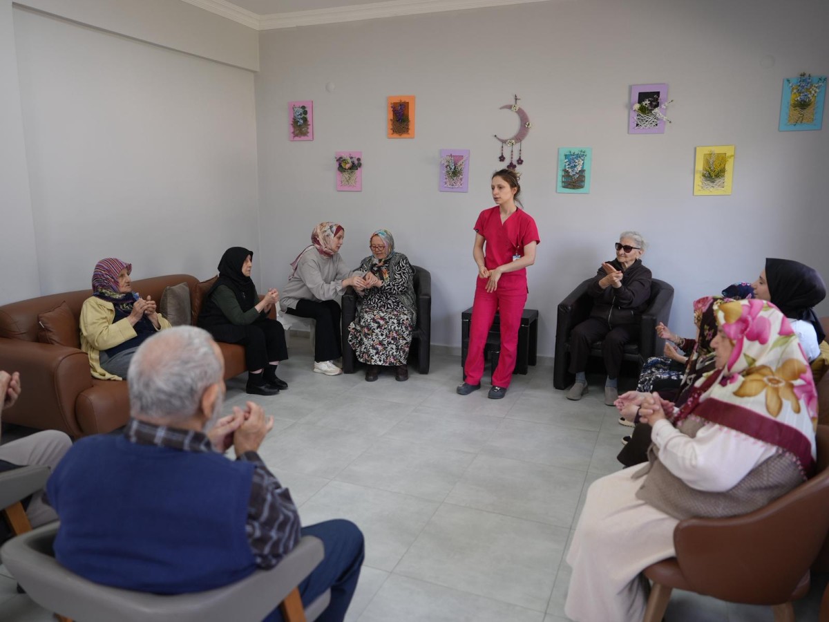 ALZHEİMER HASTALARI VE AİLELERİNE ÖNEMLİ DESTEK