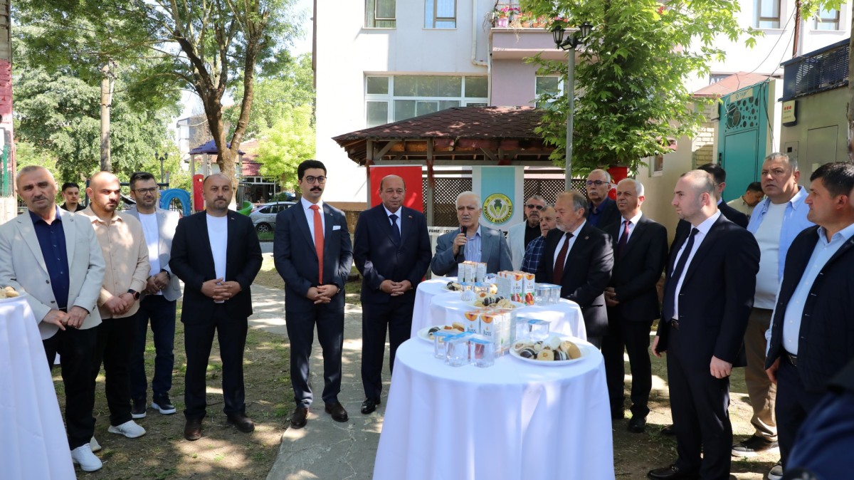 Ferizli’de Geleneksel Halk Bayramlaşması Koca Çeşme Parkı’nda Gerçekleştirildi