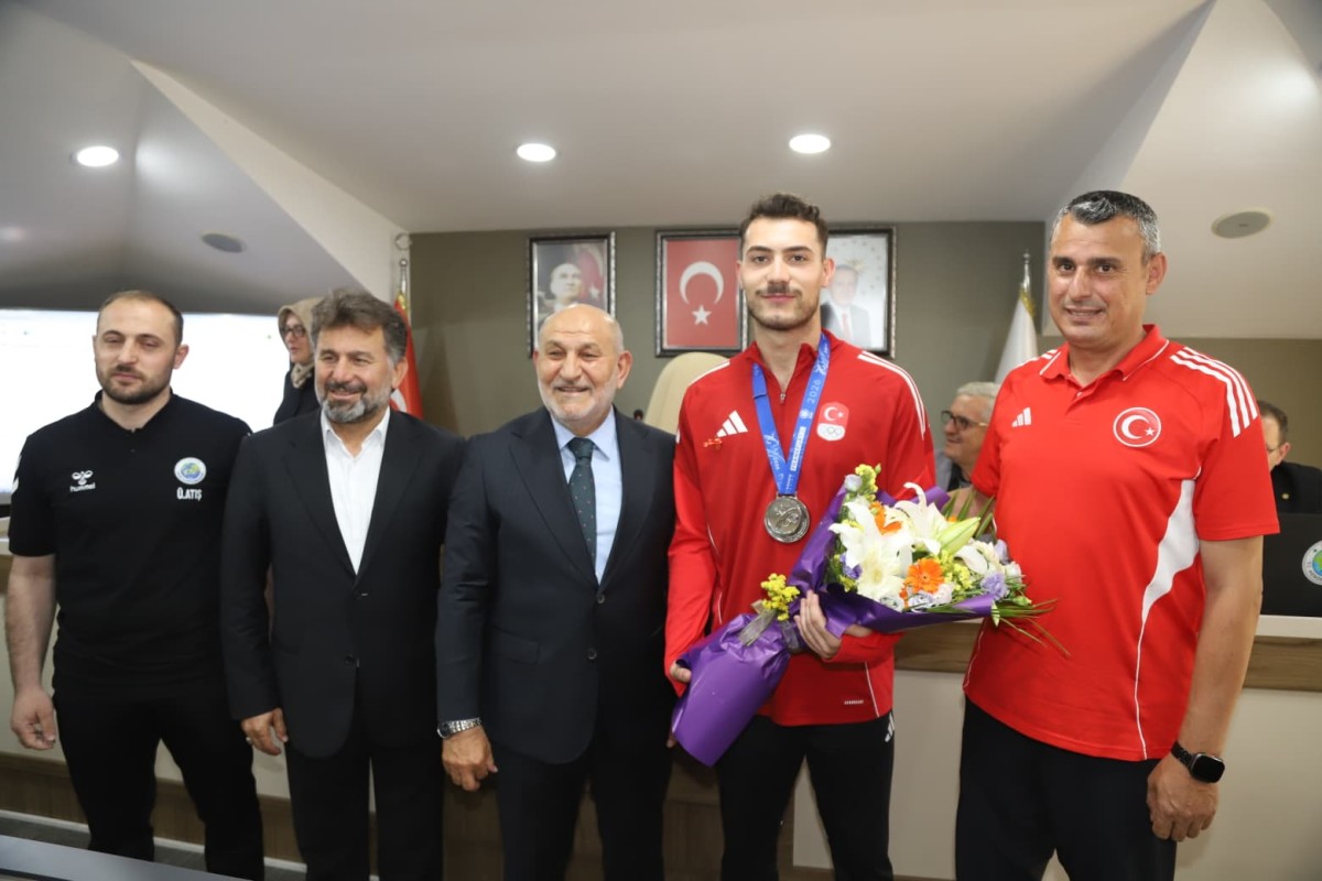 HENDEK BELEDİYESİ HAZİRAN AYI MECLİS TOPLANTISINDA 4 MADDE GÖRÜŞÜLDÜ