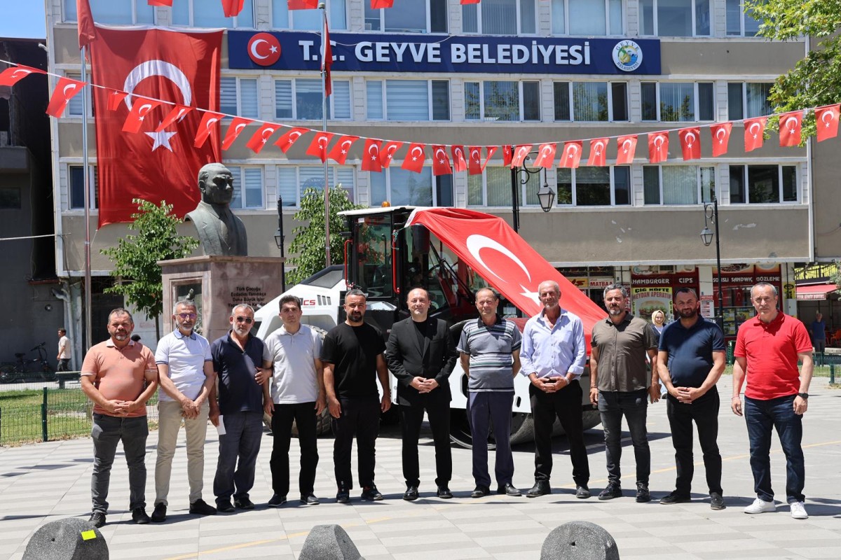 GEYVE BELEDİYESİ ARAÇ ENVANTERİNE YENİ SİLİNDİR KAZANDIRDI