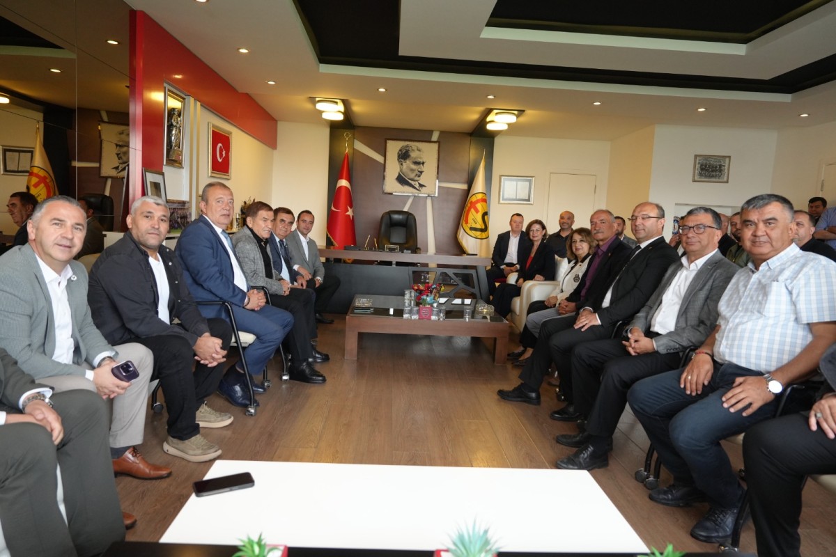 BAŞKAN ÜNLÜCE’DEN ESKİŞEHİRSPOR’A  ANLAMLI ZİYARET