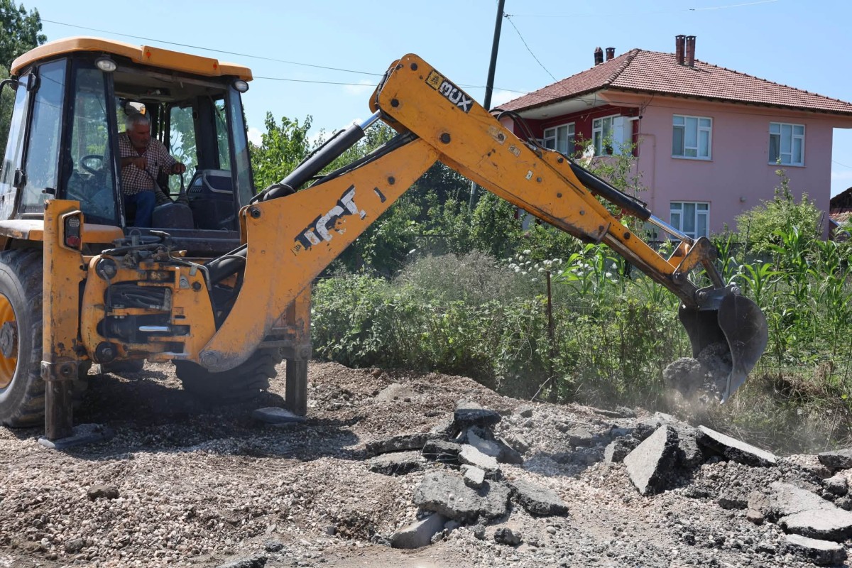 ERENLER’DE KIRSAL MAHALLELERE HİZMET SEFERBERLİĞİ SÜRÜYOR