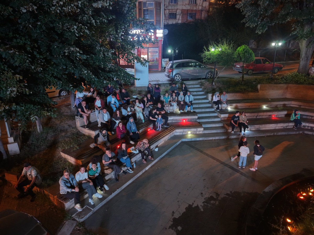 AÇIK HAVA SİNEMA AKŞAMLARININ SON ADRESİ KONURALP OLDU