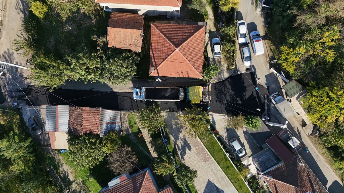 Büyükşehir asfalt mesaisini Hacımercan’da sürdürüyor