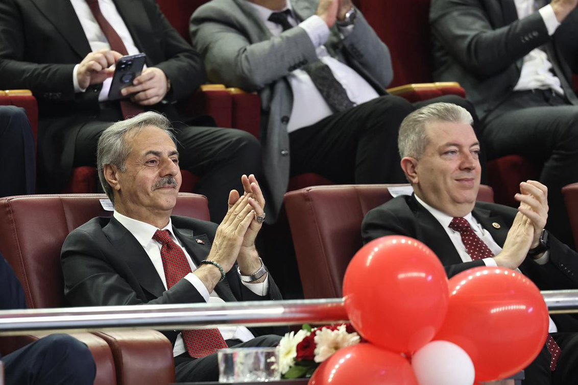 “Gençlerimizin yanında oluyor, onların sporla, sanatla ve eğitimle iç içe büyümesi için gereken desteği sunuyoruz”