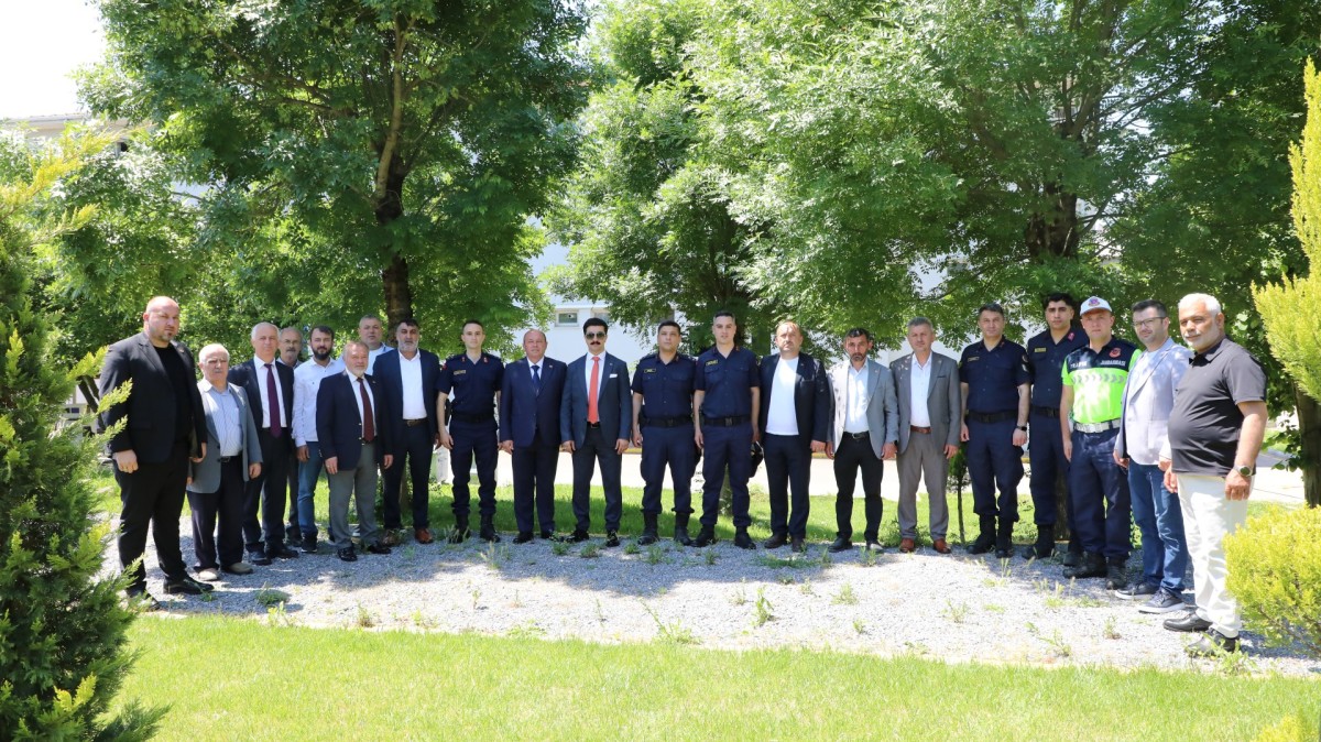 Ferizli’de Geleneksel Halk Bayramlaşması Koca Çeşme Parkı’nda Gerçekleştirildi