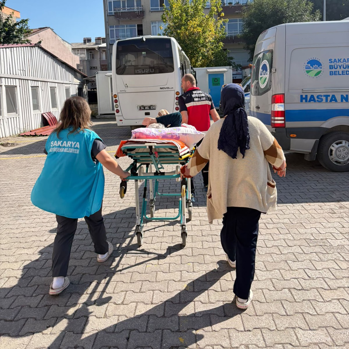 16 ilçede yaşlılarımızın yanındayız